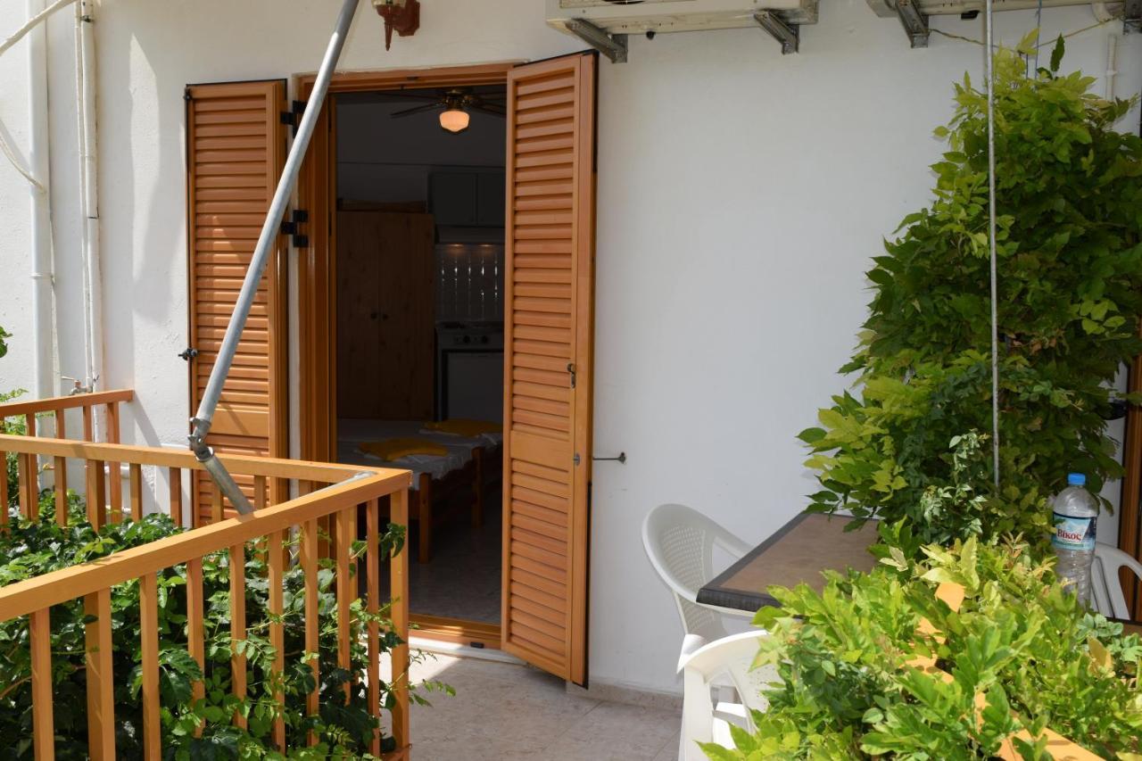 Lissos Rooms Sougia Exterior photo